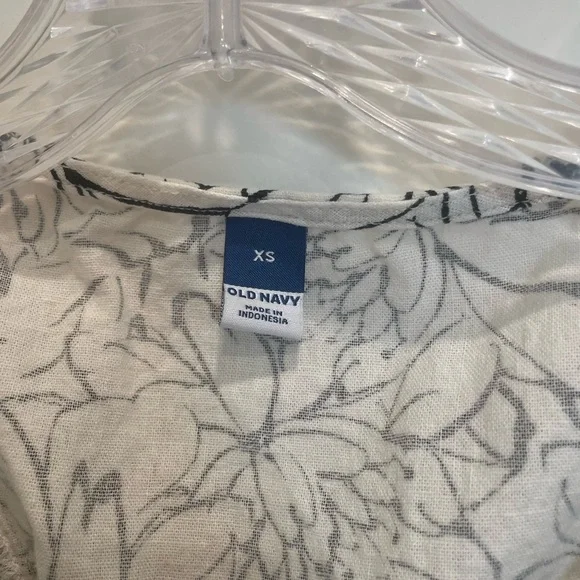 Black and White button down linen tank dress from Old Navy with pockets - Picture 4 of 4